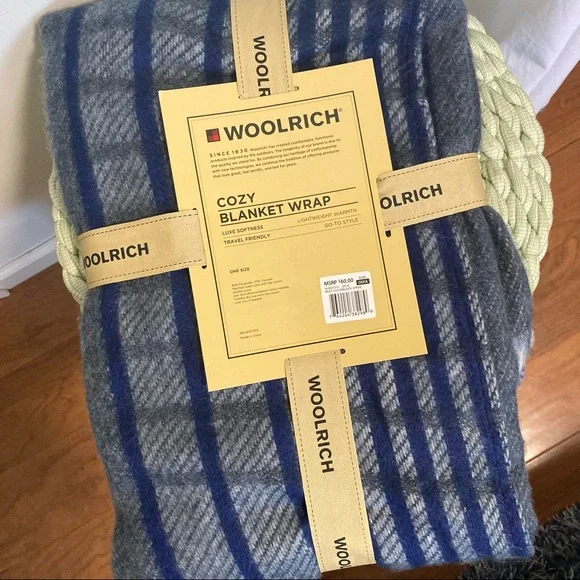 NWT Woolrich Blue Plaid Blanket Wrap Scarf Poncho with Fringe - Picture 4 of 6